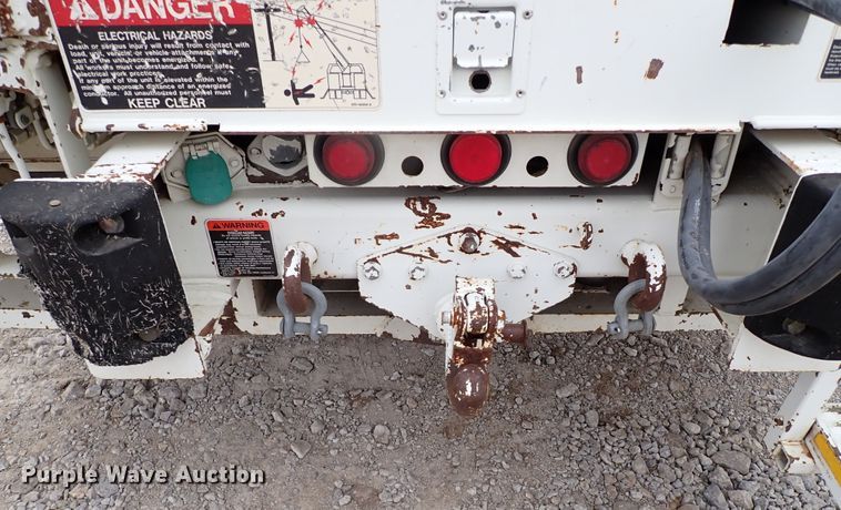 image for item JN9239 2007 International 4400  digger derrick truck