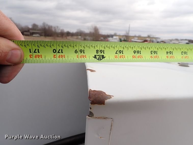 image for item JN9239 2007 International 4400  digger derrick truck