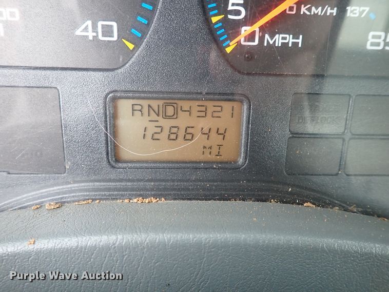 image for item JN9239 2007 International 4400  digger derrick truck