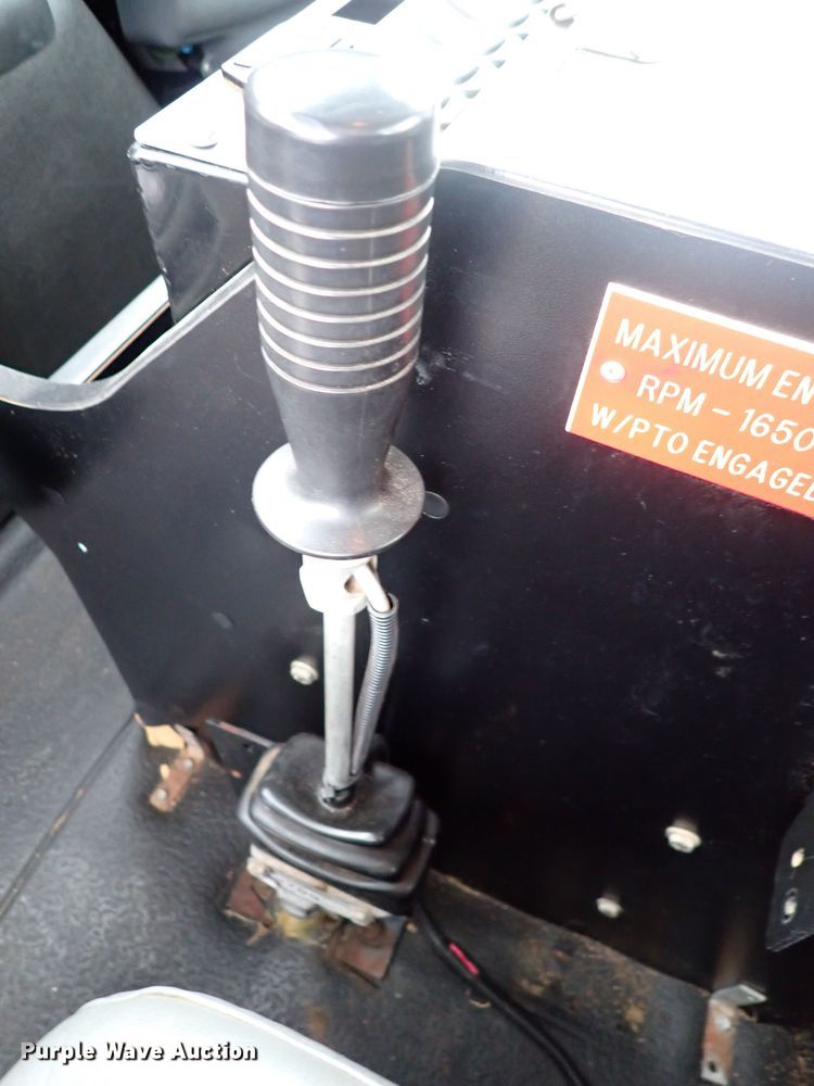 image for item JN9239 2007 International 4400  digger derrick truck