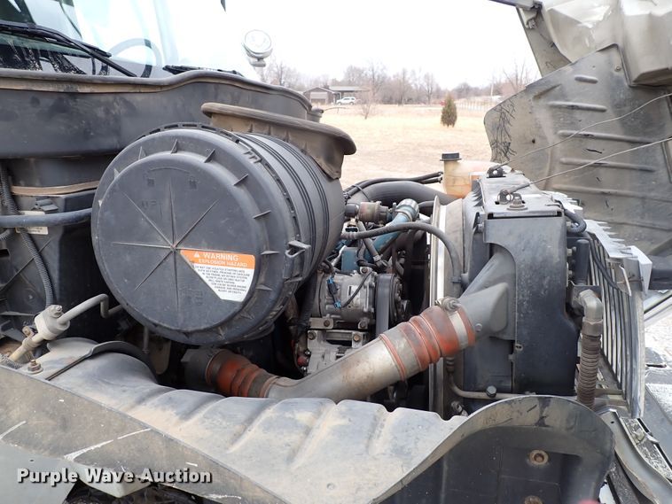 image for item JN9239 2007 International 4400  digger derrick truck