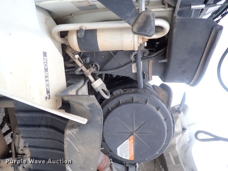 image for item JN9239 2007 International 4400  digger derrick truck