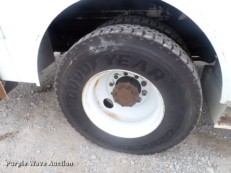 image for item JN9239 2007 International 4400  digger derrick truck