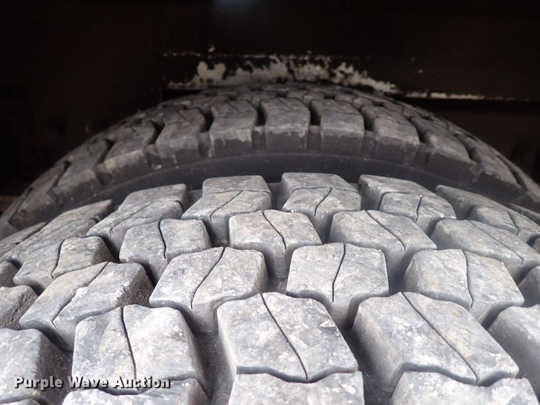 image for item JN9239 2007 International 4400  digger derrick truck