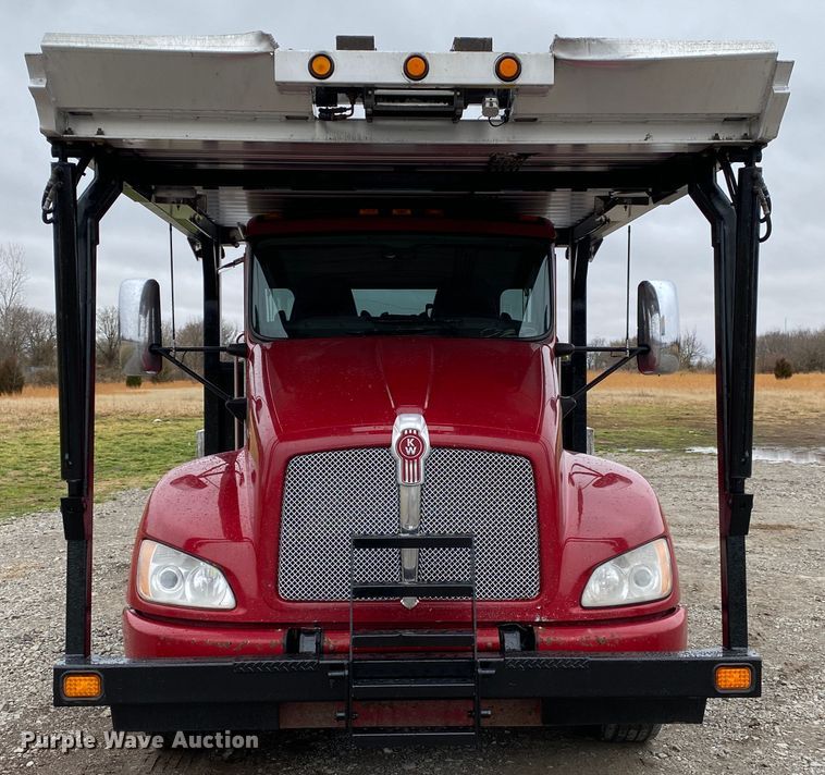 image for item JN9248 2013 Kenworth T370  car carrier truck