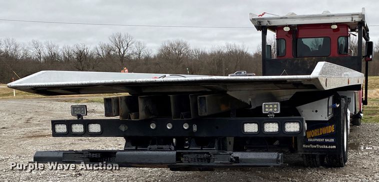 image for item JN9248 2013 Kenworth T370  car carrier truck