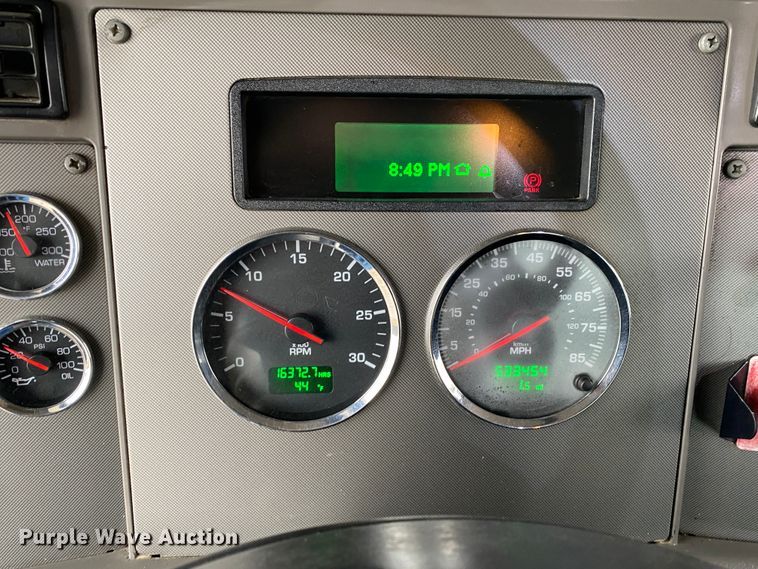 image for item JN9248 2013 Kenworth T370  car carrier truck