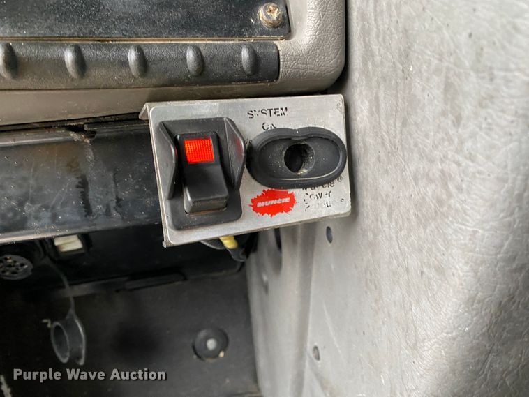 image for item JN9248 2013 Kenworth T370  car carrier truck