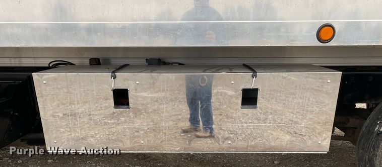 image for item JN9248 2013 Kenworth T370  car carrier truck