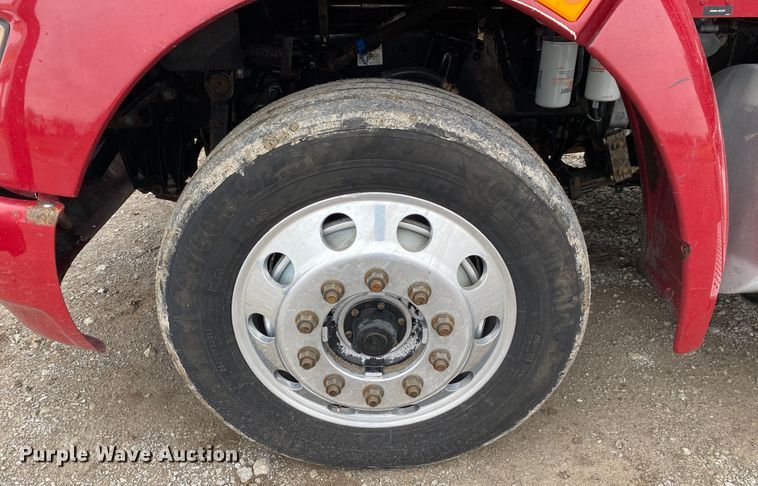 image for item JN9248 2013 Kenworth T370  car carrier truck