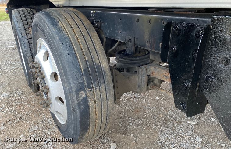 image for item JN9248 2013 Kenworth T370  car carrier truck