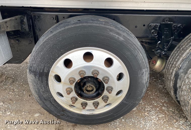 image for item JN9248 2013 Kenworth T370  car carrier truck