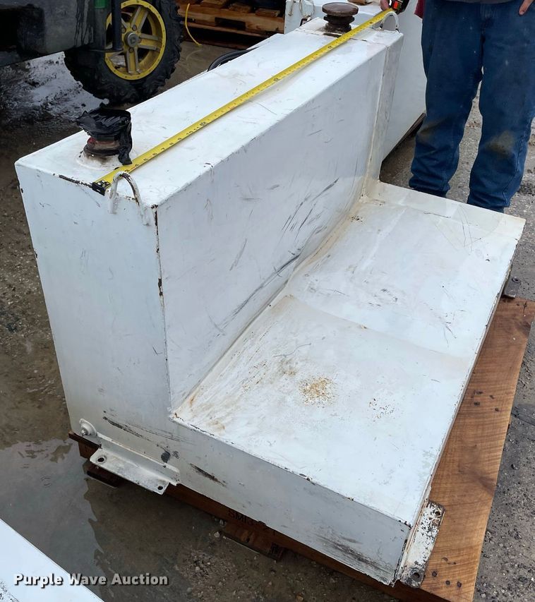 image for item JR9849 (3) Weatherguard L-shaped auxiliary fuel tanks