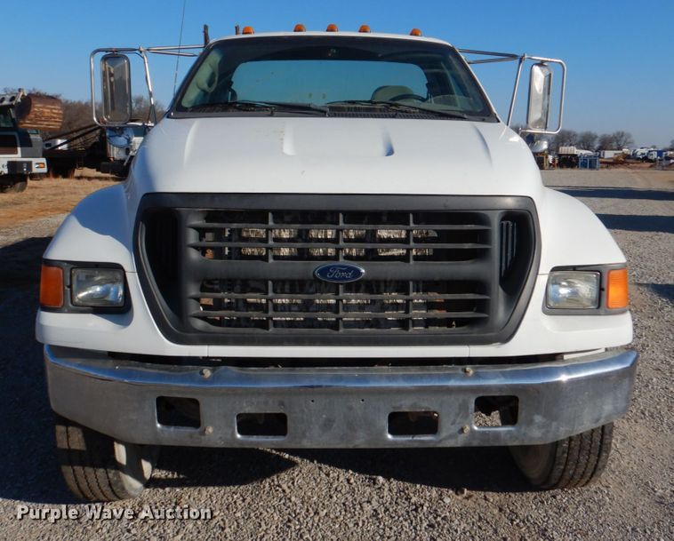 image for item JS9590 2000 Ford F650 Super Duty  utility / service truck