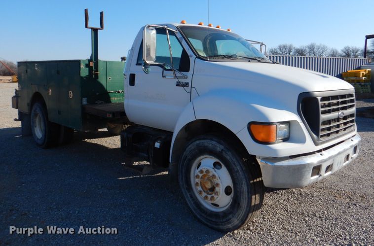 image for item JS9590 2000 Ford F650 Super Duty  utility / service truck