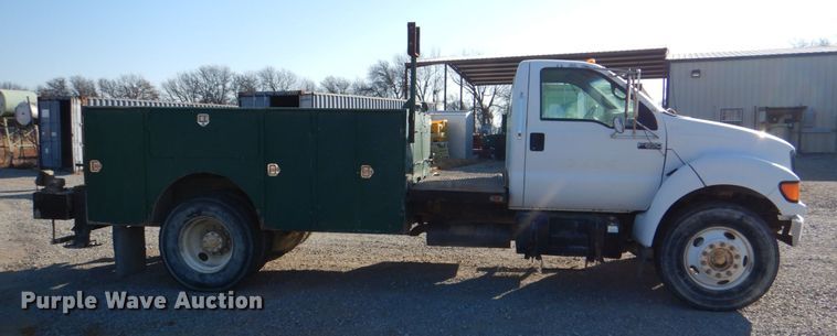 image for item JS9590 2000 Ford F650 Super Duty  utility / service truck