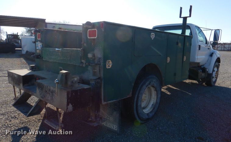 image for item JS9590 2000 Ford F650 Super Duty  utility / service truck