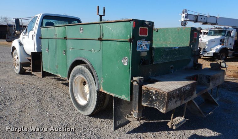 image for item JS9590 2000 Ford F650 Super Duty  utility / service truck