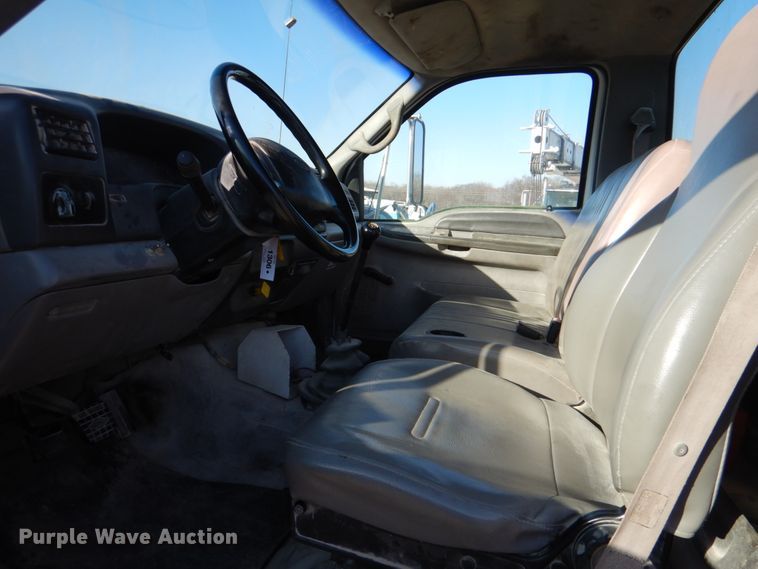 image for item JS9590 2000 Ford F650 Super Duty  utility / service truck