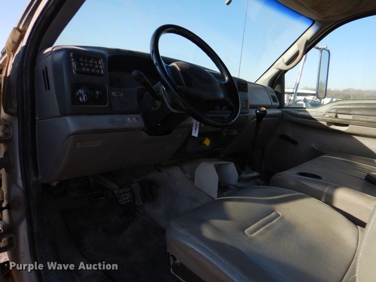 image for item JS9590 2000 Ford F650 Super Duty  utility / service truck