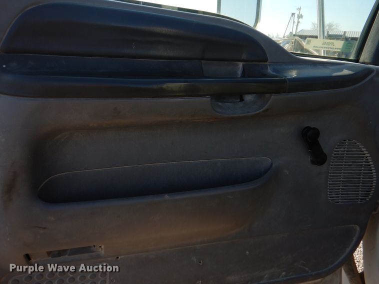 image for item JS9590 2000 Ford F650 Super Duty  utility / service truck