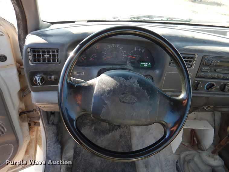 image for item JS9590 2000 Ford F650 Super Duty  utility / service truck