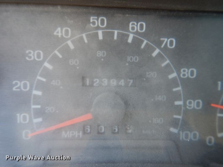 image for item JS9590 2000 Ford F650 Super Duty  utility / service truck