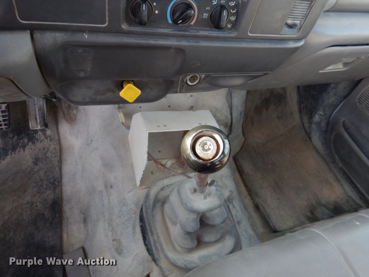 image for item JS9590 2000 Ford F650 Super Duty  utility / service truck