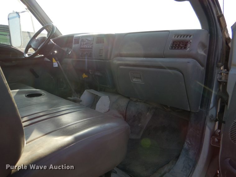 image for item JS9590 2000 Ford F650 Super Duty  utility / service truck