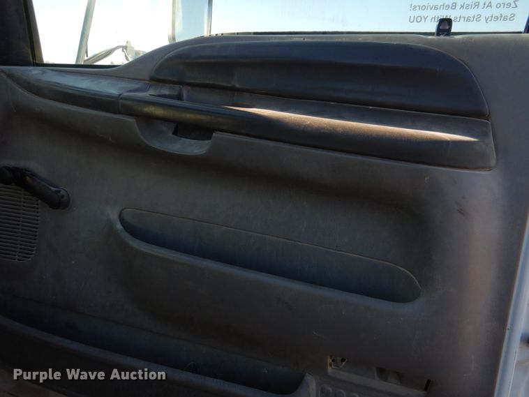 image for item JS9590 2000 Ford F650 Super Duty  utility / service truck