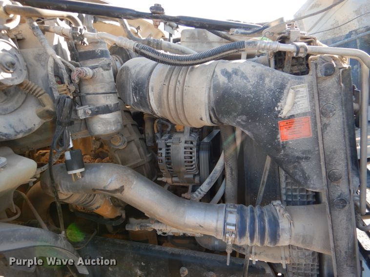 image for item JS9590 2000 Ford F650 Super Duty  utility / service truck