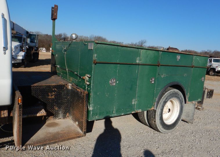 image for item JS9590 2000 Ford F650 Super Duty  utility / service truck