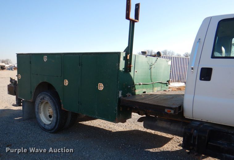 image for item JS9590 2000 Ford F650 Super Duty  utility / service truck