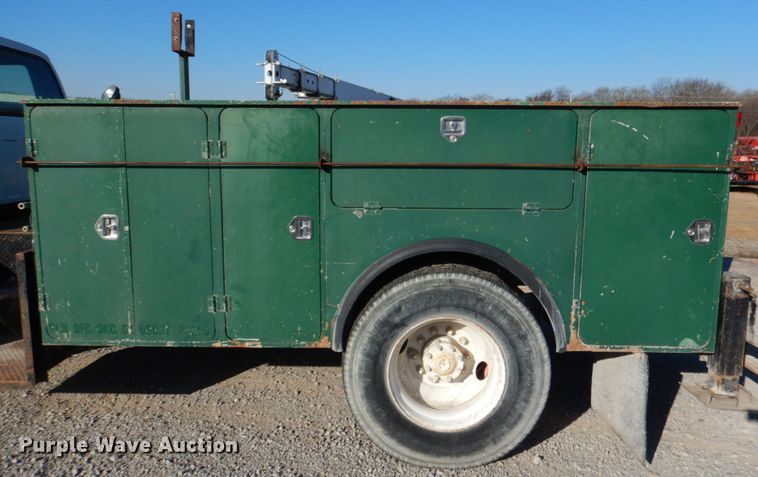 image for item JS9590 2000 Ford F650 Super Duty  utility / service truck