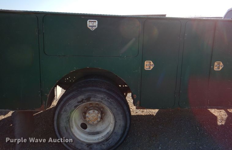 image for item JS9590 2000 Ford F650 Super Duty  utility / service truck