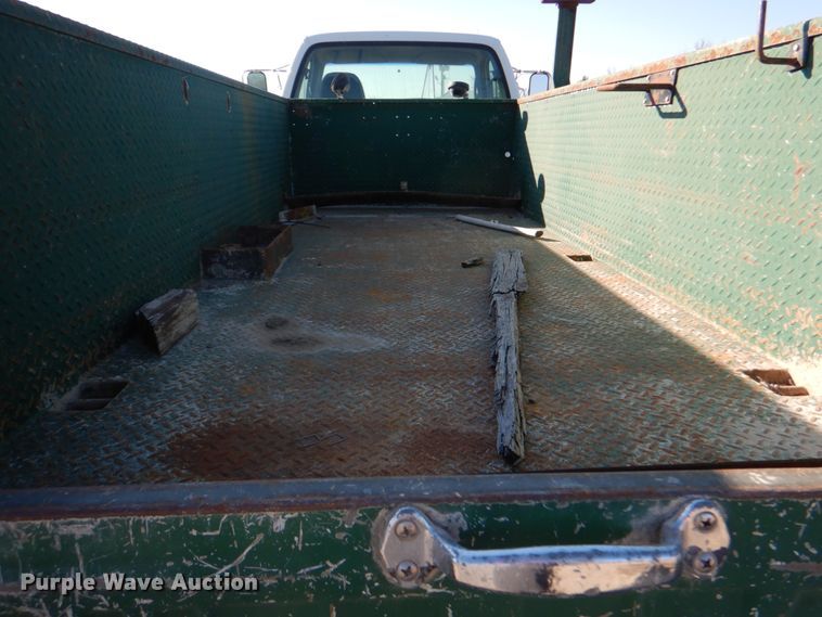 image for item JS9590 2000 Ford F650 Super Duty  utility / service truck