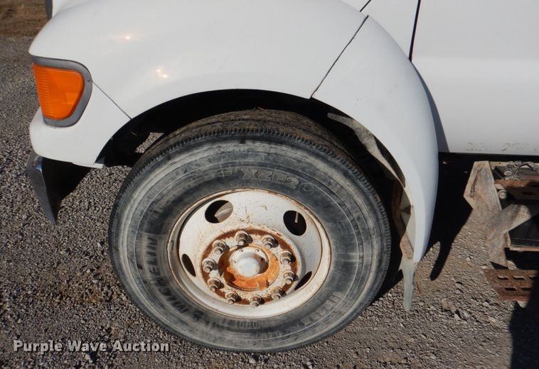 image for item JS9590 2000 Ford F650 Super Duty  utility / service truck