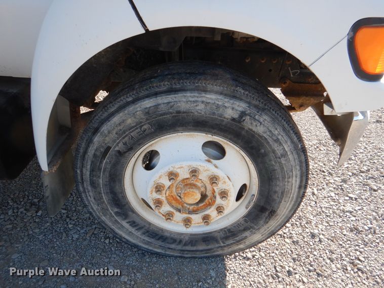 image for item JS9590 2000 Ford F650 Super Duty  utility / service truck