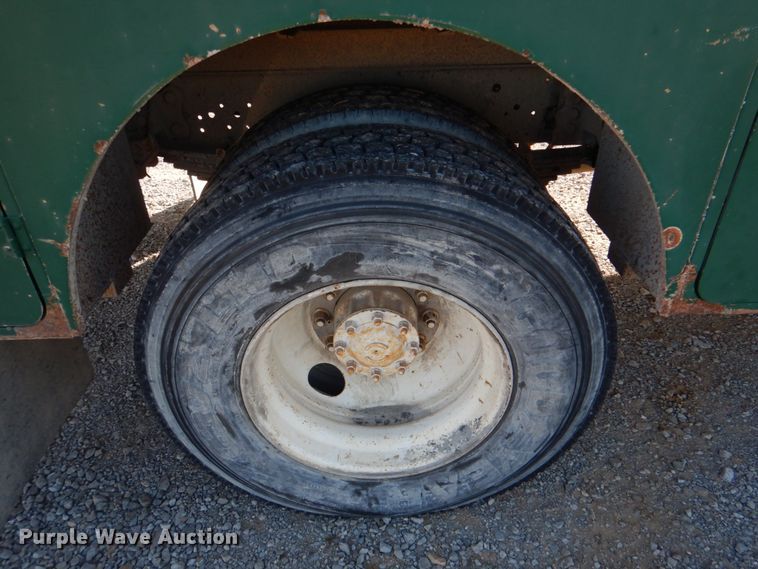 image for item JS9590 2000 Ford F650 Super Duty  utility / service truck