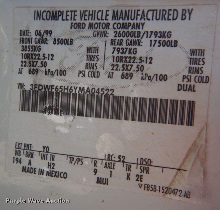 image for item JS9590 2000 Ford F650 Super Duty  utility / service truck