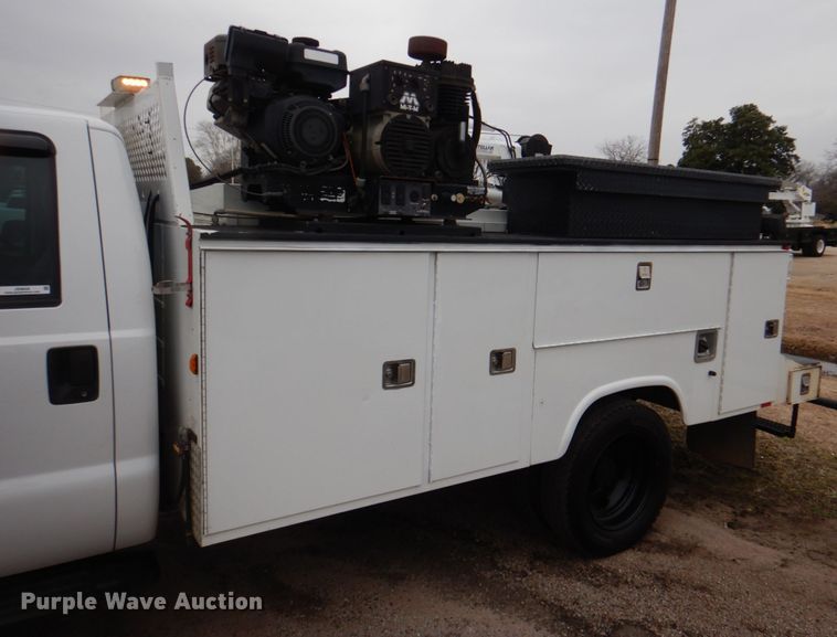 image for item JS9658 2014 Ford F550 Super Duty  utility / service truck