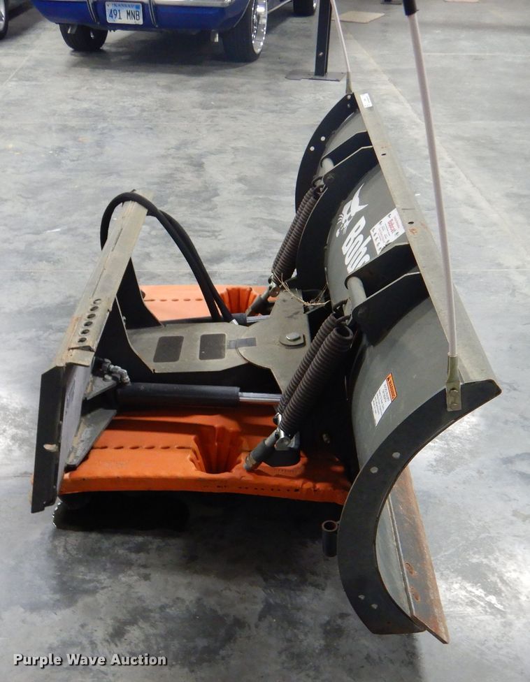 image for item LJ9806 2017 Bobcat 72" W skid steer snow plow