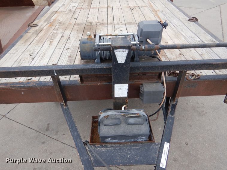 image for item LJ9811 2007 Load Trail Carhaul  equipment trailer