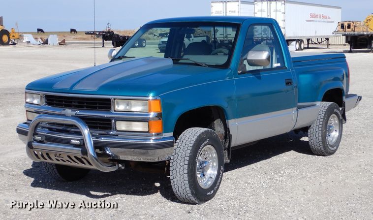 image for item LJ9825 1994 Chevrolet K1500  pickup truck