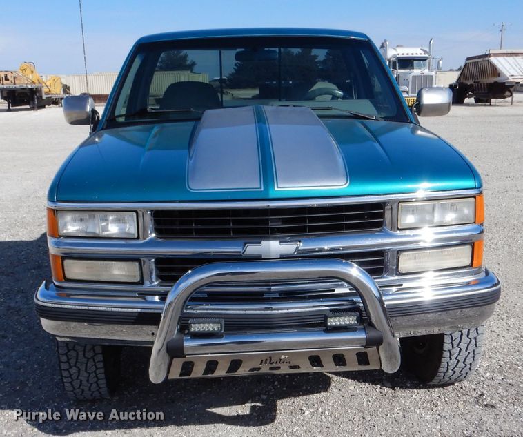 image for item LJ9825 1994 Chevrolet K1500  pickup truck