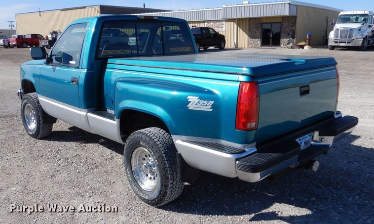 image for item LJ9825 1994 Chevrolet K1500  pickup truck