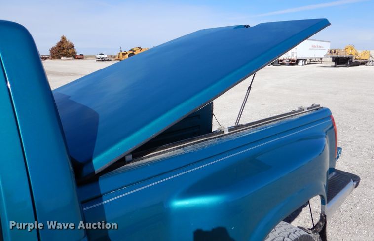 image for item LJ9825 1994 Chevrolet K1500  pickup truck