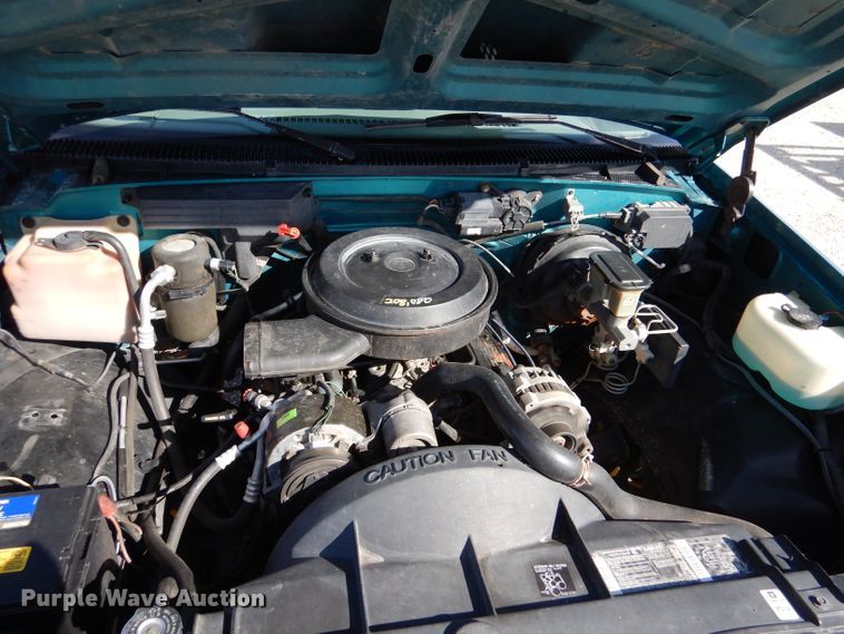 image for item LJ9825 1994 Chevrolet K1500  pickup truck