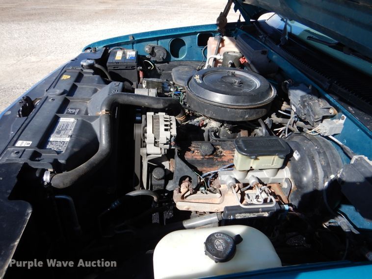 image for item LJ9825 1994 Chevrolet K1500  pickup truck