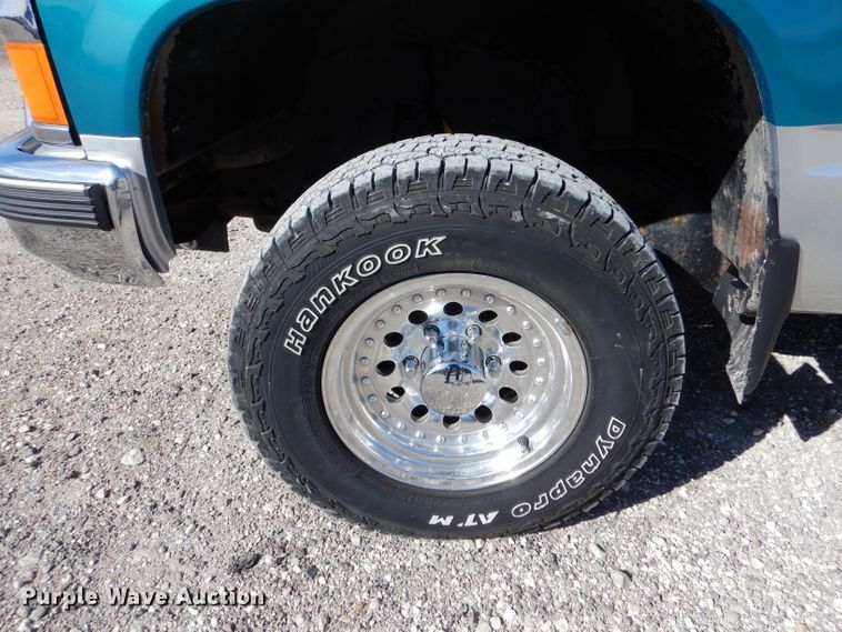 image for item LJ9825 1994 Chevrolet K1500  pickup truck